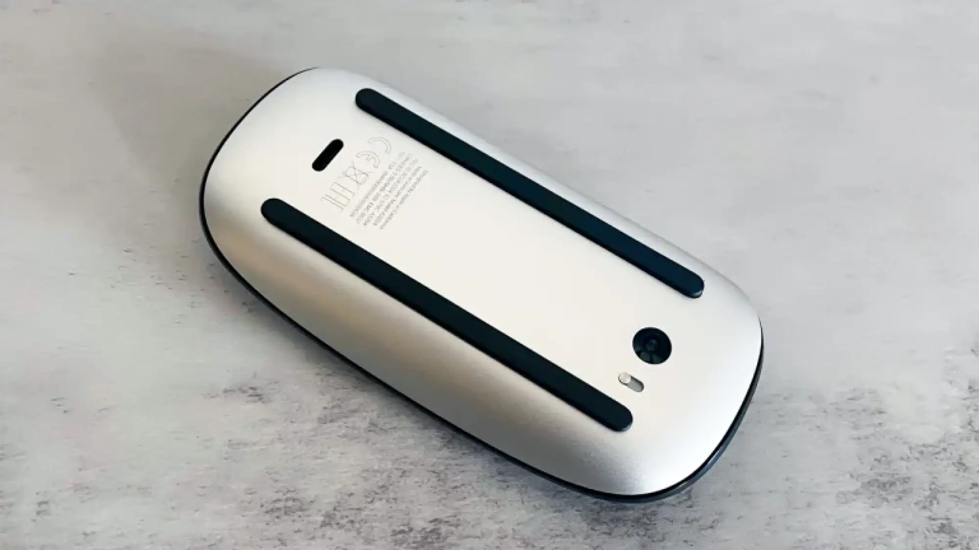 Port de charge de la Magic Mouse