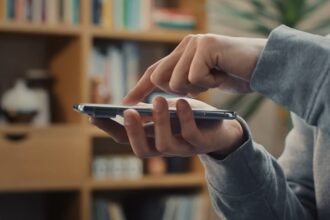 Comment effectuer une recherche musicale sur Android avec un cercle.
