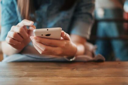 Votre téléphone vous écoute-t-il vraiment pour vous cibler ?