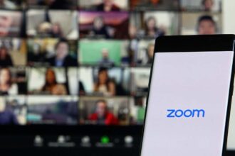 Empêchez Zoom de garder le micro de votre Mac actif après un appel.