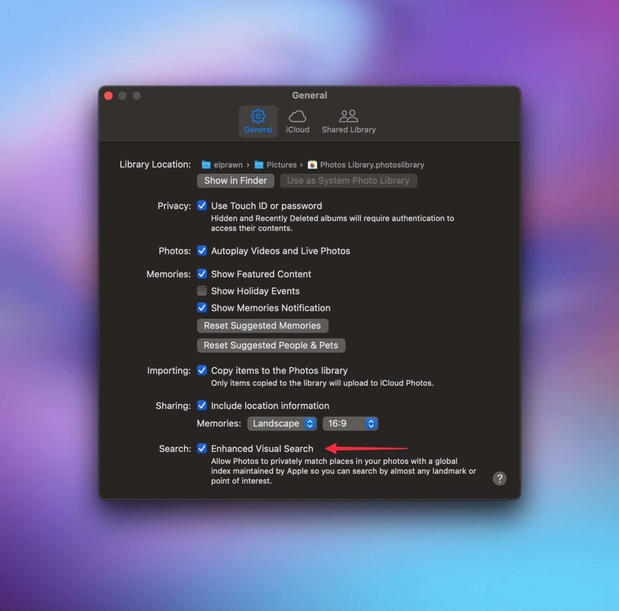 Recherche visuelle améliorée dans la page des paramètres de l'application Photos sur un Mac.