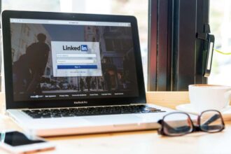 Comment consulter discrètement le profil LinkedIn de quelqu’un sans qu’il le sache.