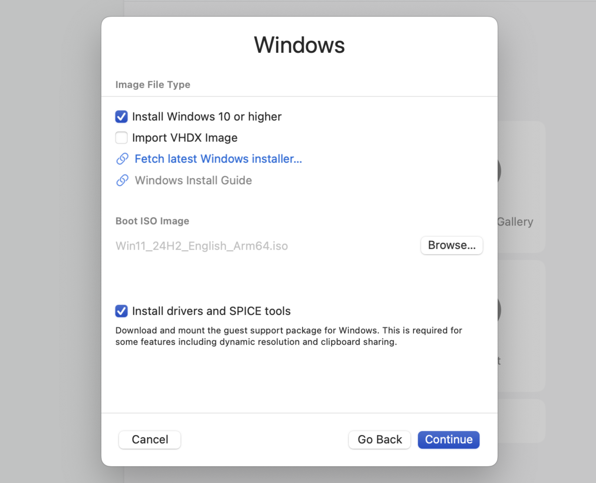 L'écran de configuration initiale pour Windows demande un fichier ISO et s'il faut installer des pilotes.