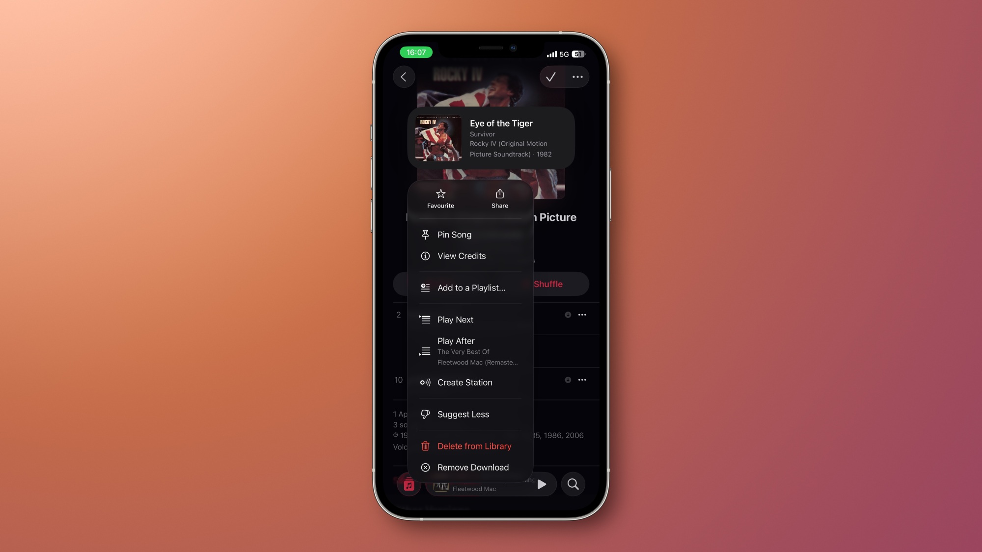 Apple Music dans iOS 26 avec le menu contextuel ouvert pour Eye of the Tiger, montrant le bouton Pin Song.